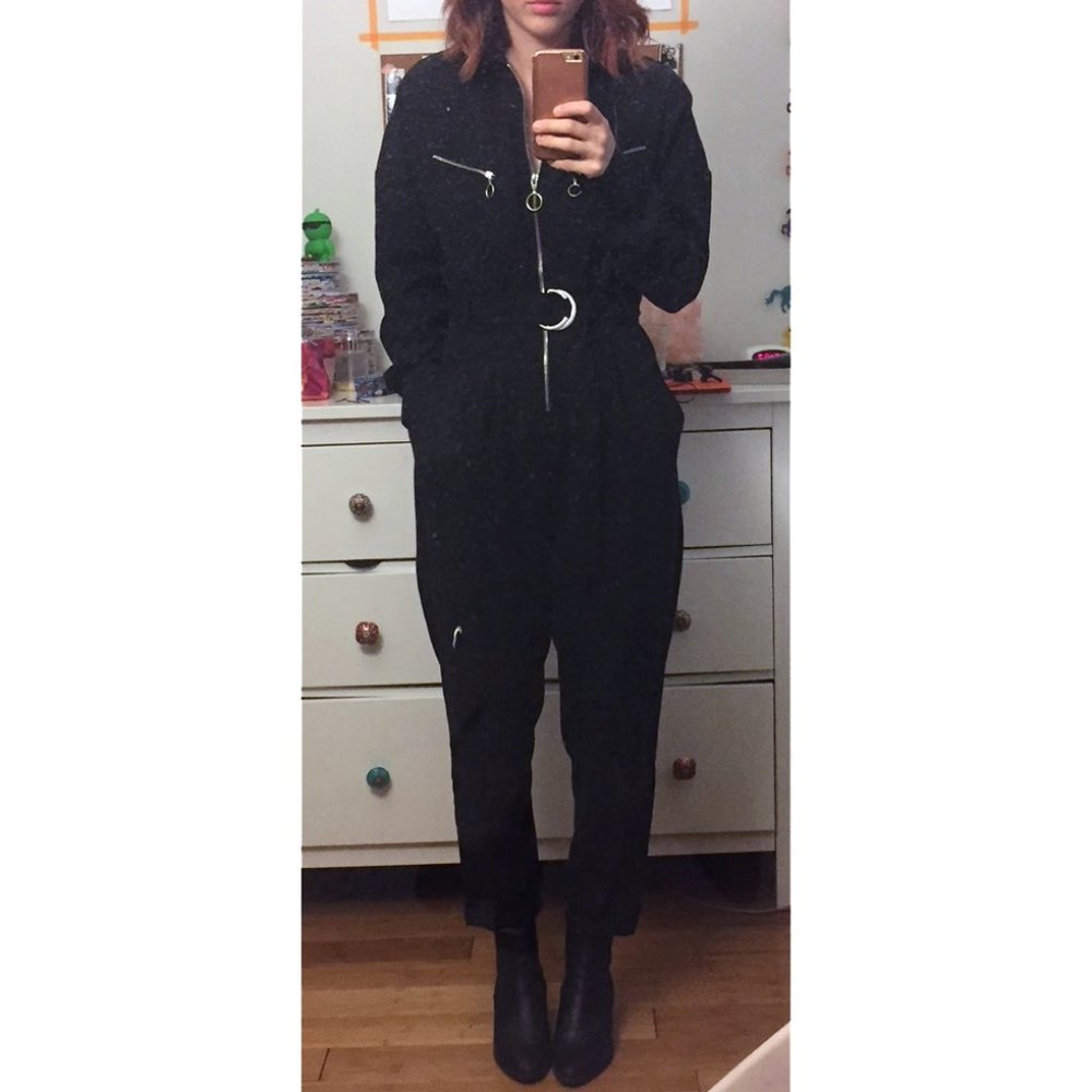 STRADIVARIUS - LYOCELL UTILITY JUMPSUIT W/ BELT & ZIPPERS - BLACK - LARGE